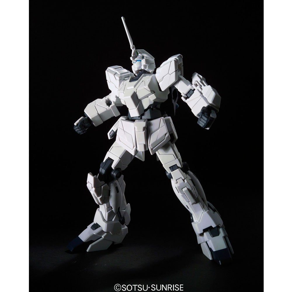 BANDAI HG MOBILE SUIT RX-0 UNICORN GUNDAM UNICORN MODE - IRION Juguetería - 