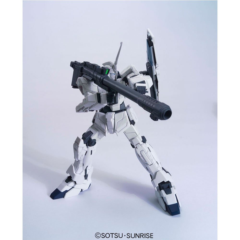 BANDAI HG MOBILE SUIT RX-0 UNICORN GUNDAM UNICORN MODE - IRION Juguetería - 