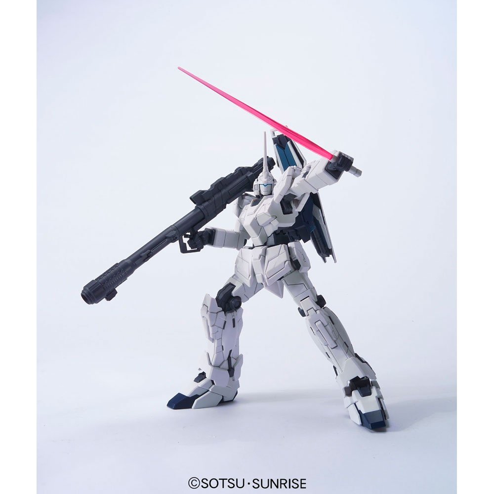 BANDAI HG MOBILE SUIT RX-0 UNICORN GUNDAM UNICORN MODE - IRION Juguetería - 