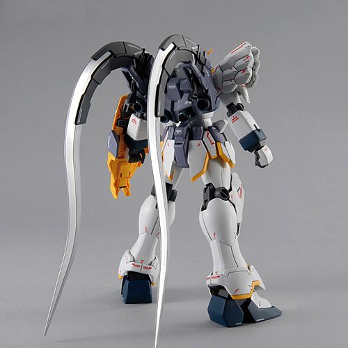 BANDAI MG GUNDAM SANDROCK EW - IRION Juguetería - 