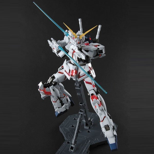 BANDAI MG MOBILE SUIT RX-0 UNICORN GUNDAM - IRION Juguetería - 