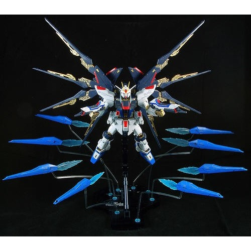 BANDAI MG MOBILE SUIT STRIKE FREEDOM GUNDAM FULL BURST MODE - IRION Juguetería - 