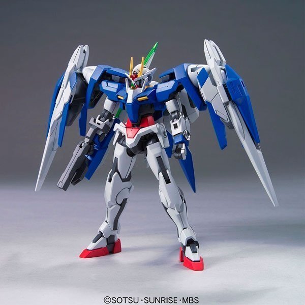 BANDAI MOBILE SUIT GUNDAM RAISER + GN SWORD III HG (1:144) - IRION Juguetería - 