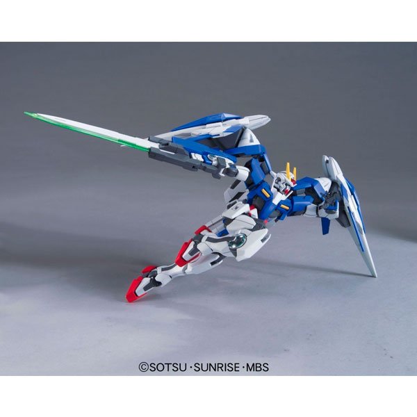 BANDAI MOBILE SUIT GUNDAM RAISER + GN SWORD III HG (1:144) - IRION Juguetería - 