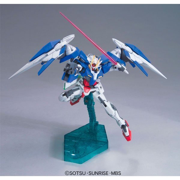 BANDAI MOBILE SUIT GUNDAM RAISER + GN SWORD III HG (1:144) - IRION Juguetería - 
