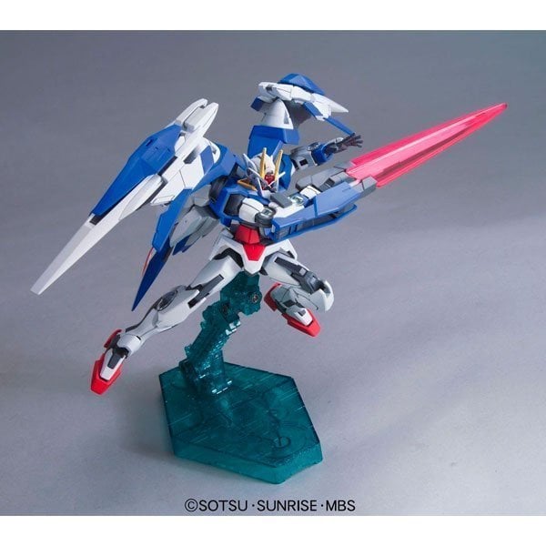 BANDAI MOBILE SUIT GUNDAM RAISER + GN SWORD III HG (1:144) - IRION Juguetería - 