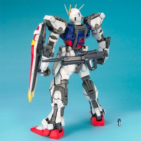 BANDAI PG MOBILE SUIT GAT-X105 STRIKE GUNDAM - IRION Juguetería - 