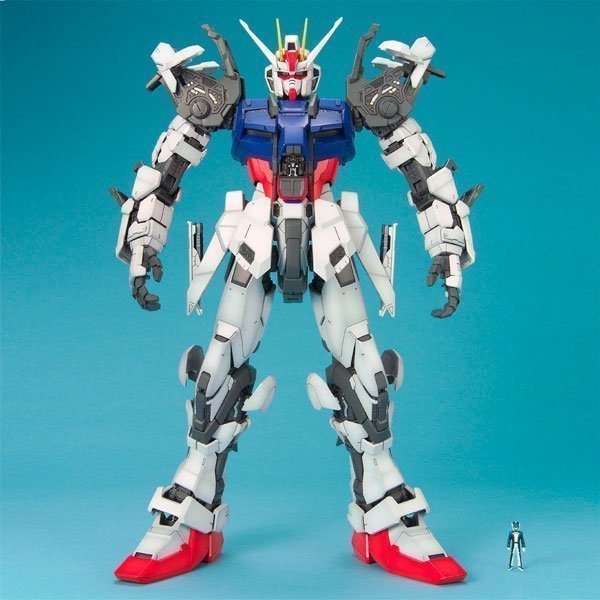 BANDAI PG MOBILE SUIT GAT-X105 STRIKE GUNDAM - IRION Juguetería - 