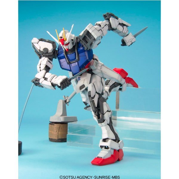BANDAI PG MOBILE SUIT GAT-X105 STRIKE GUNDAM - IRION Juguetería - 
