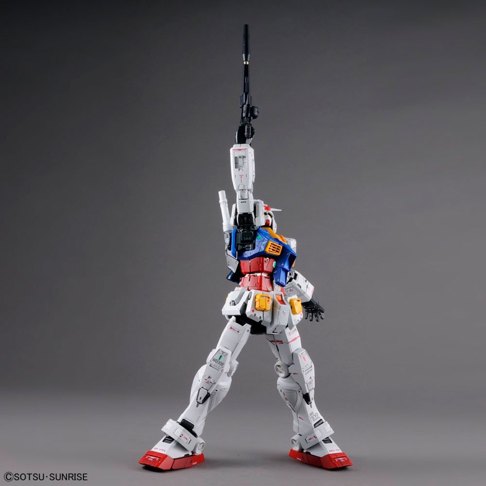 BANDAI PG MOBILE SUIT RX-78-2 GUNDAM UNLEASHED - IRION Juguetería - 
