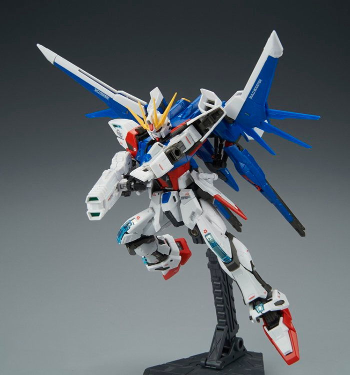 BANDAI RG MOBILE SUIT BUILD STRIKE GUNDAM - IRION Juguetería - 