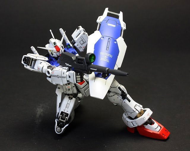 BANDAI RG MOBILE SUIT GUNDAM GP01 ZEPHYRANTHES - IRION Juguetería - 