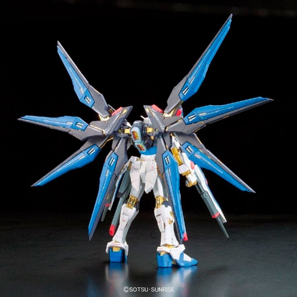 BANDAI RG MOBILE SUIT STRIKE FREEDOM GUNDAM - IRION Juguetería - 
