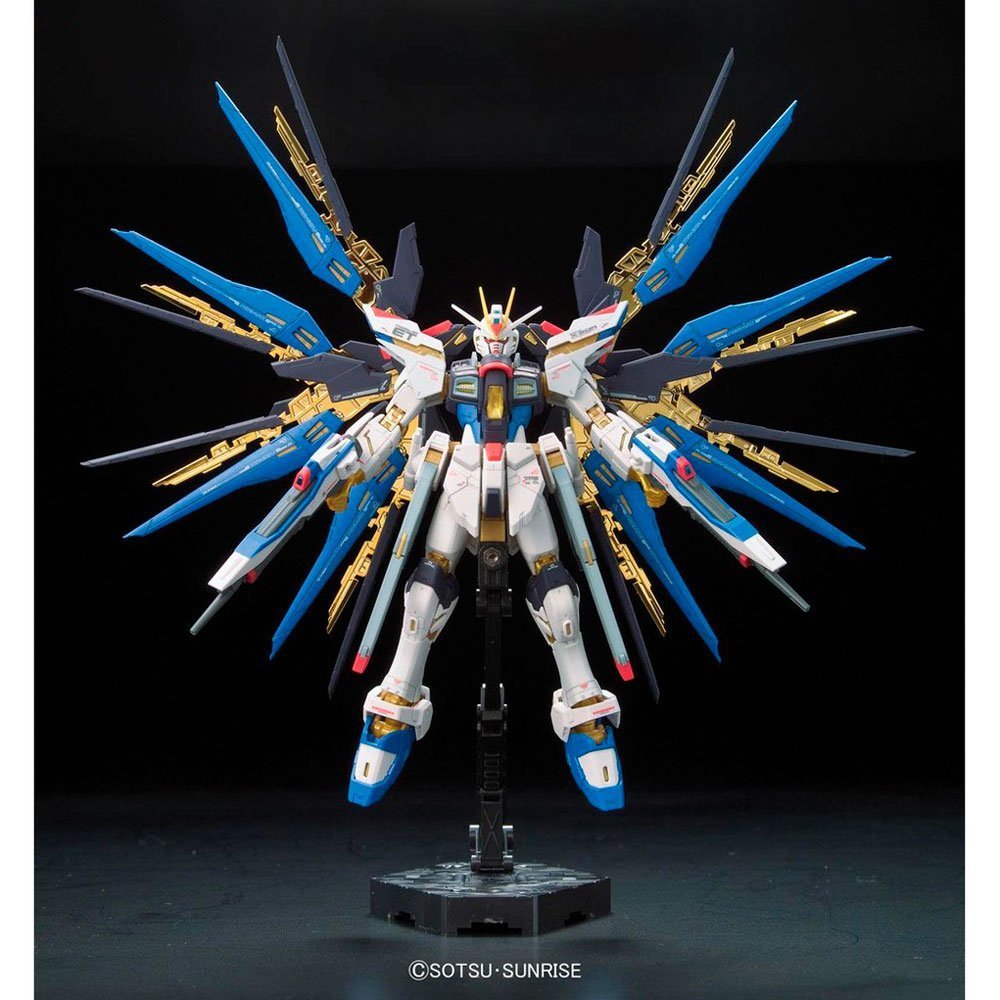 BANDAI RG MOBILE SUIT STRIKE FREEDOM GUNDAM - IRION Juguetería - 
