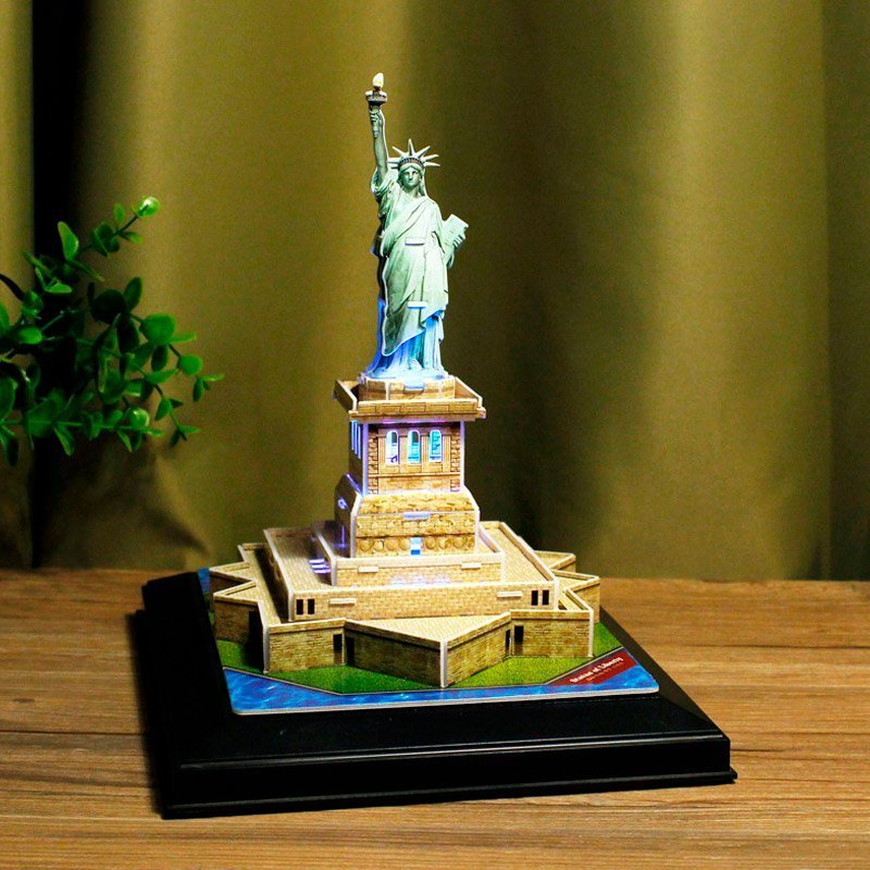CUBICFUN PUZZLE 3D ESTATUA DE LA LIBERTAD LED (37 PIEZAS) - IRION Juguetería - 