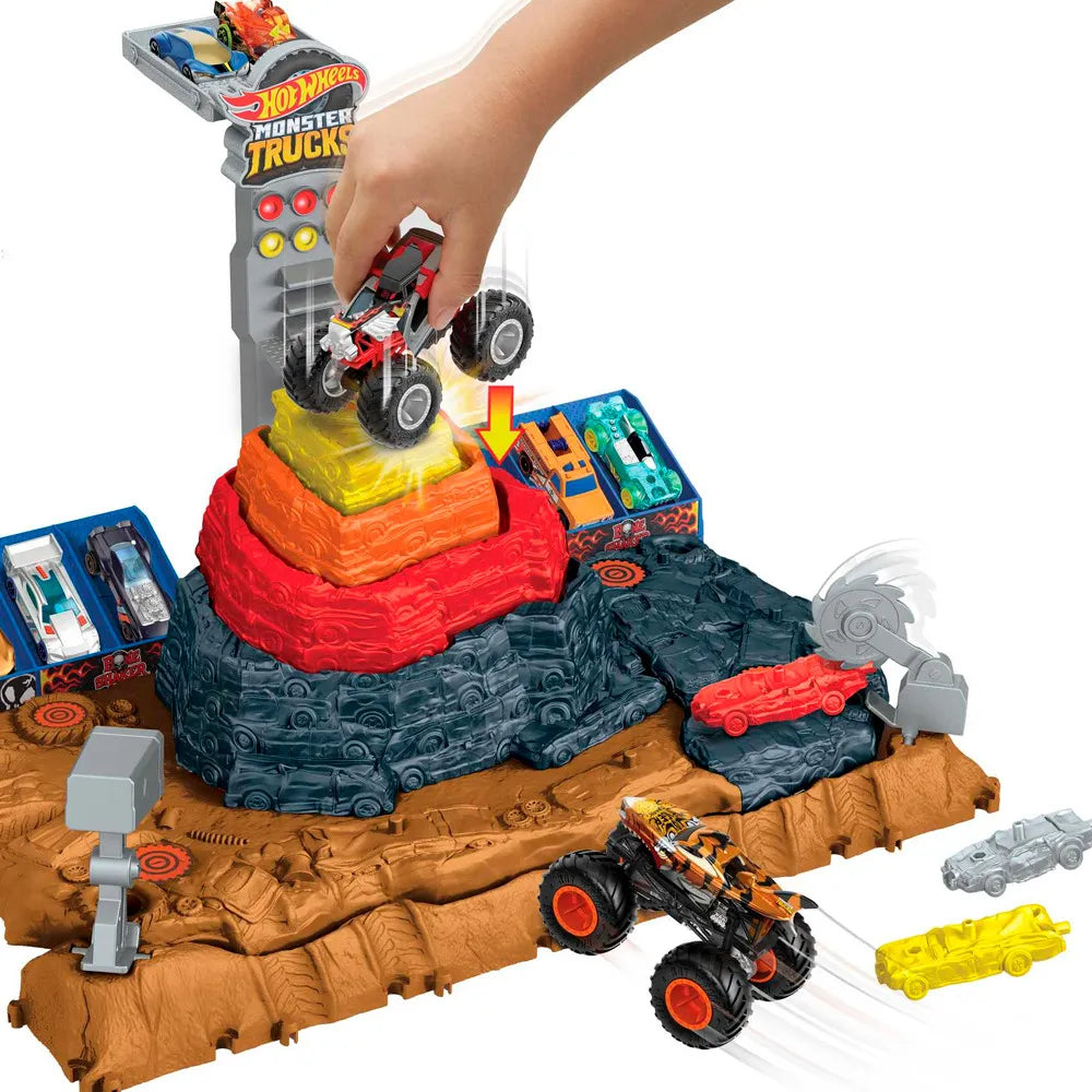 PISTA MONSTER TRUCKS ULTIMATE CRUSH YARD BONE SHAKER - MATTEL