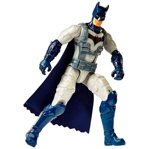 FIGURA ARTICULADA BATMAN CON ARMADURA 30 CM DE BATMAN MISSIONS - IRION Juguetería - 