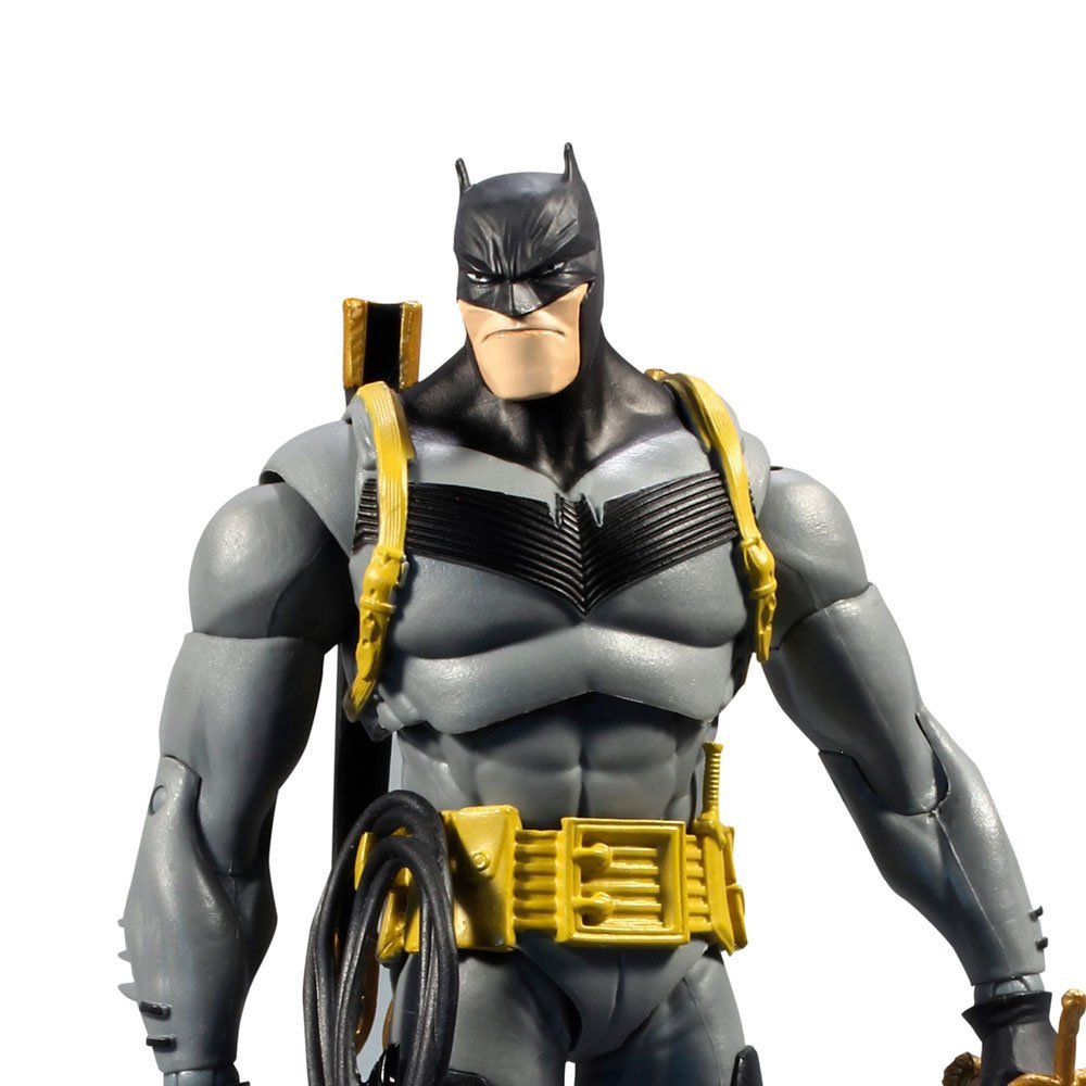 FIGURA BATMAN VS AZRAEL BATMAN ARMOR MCFARLANE TOYS - IRION Juguetería - 