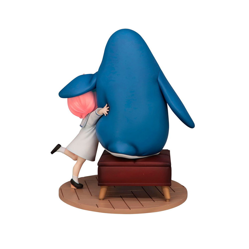 FIGURA EXCEED CREATIVE ANYA FORGER WITH PENGUIN - IRION Juguetería - 