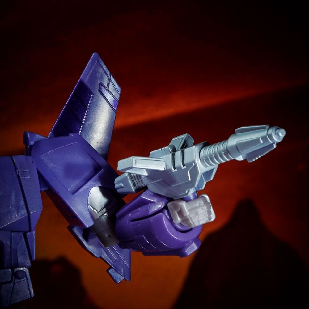 TRANSFORMERS KINGDOM WAR FOR CYBERTRON TRIOLOGY VOYAGER CLASS CYCLONUS