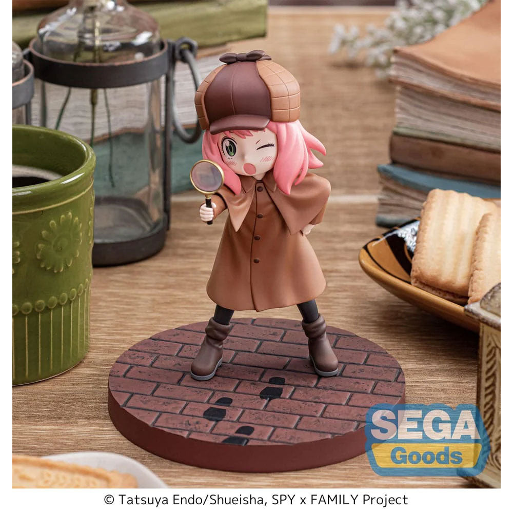 FIGURA LUMINASTA ANYA FORGER PLAYING DETECTIVE