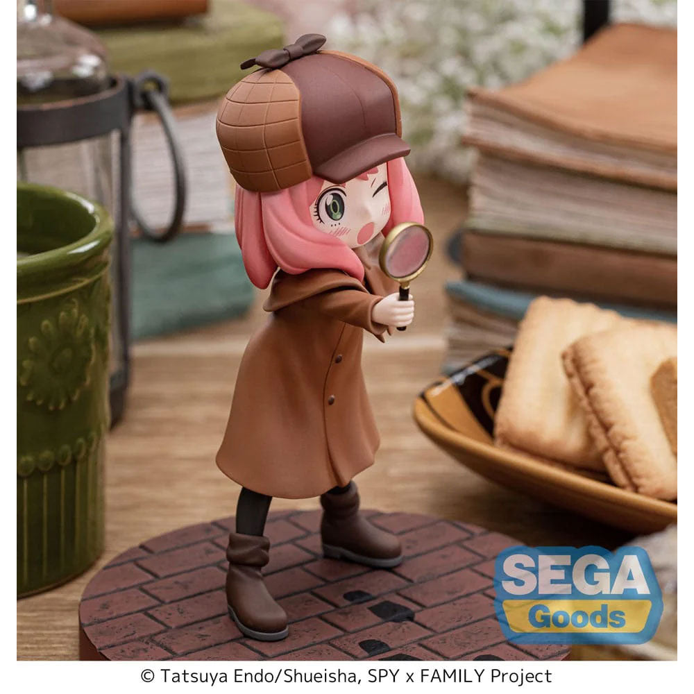 FIGURA LUMINASTA ANYA FORGER PLAYING DETECTIVE