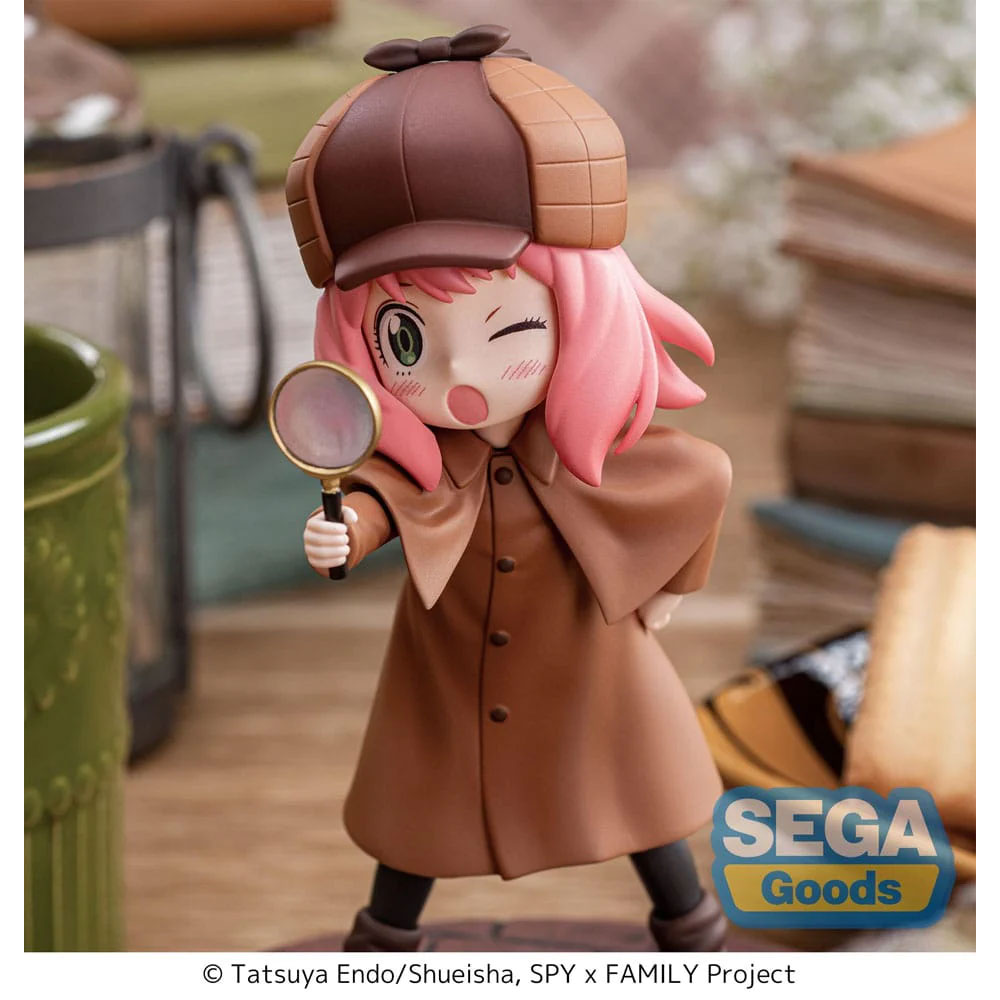 FIGURA LUMINASTA ANYA FORGER PLAYING DETECTIVE